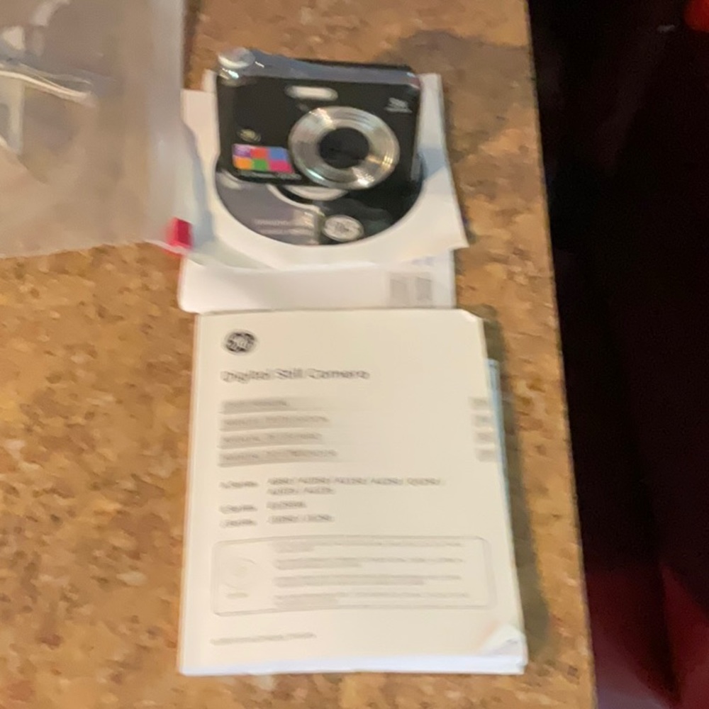 GE Digital still camera - Picture 2 of 3